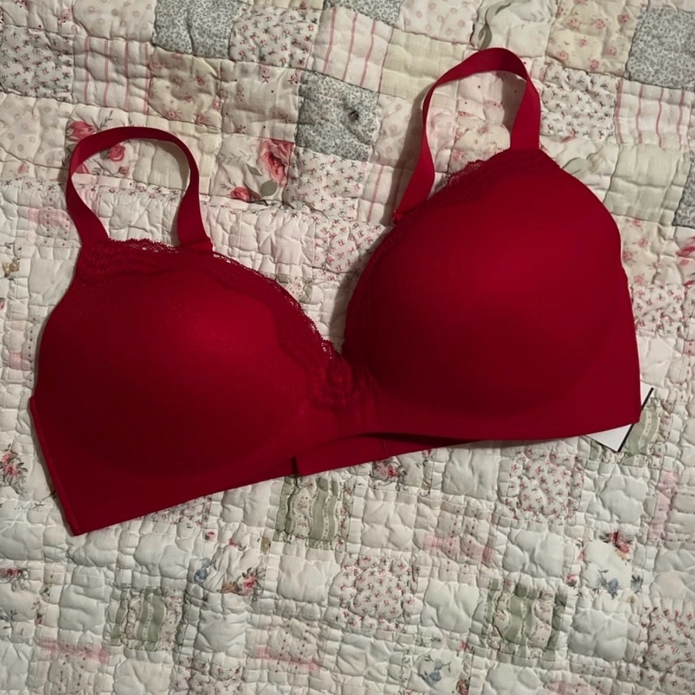 38 C/D/DD Red magenta no wire Victoria secret T shirt bra